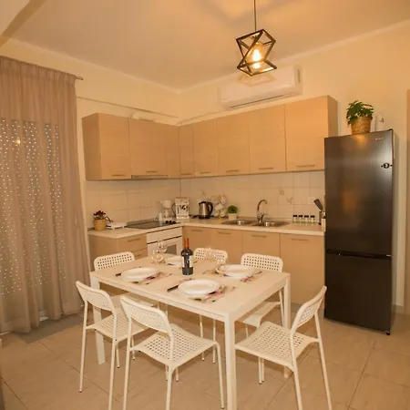 Potamos Luxury Apartment *