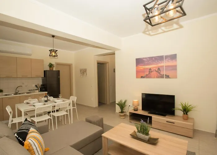Potamos Luxury Apartment *